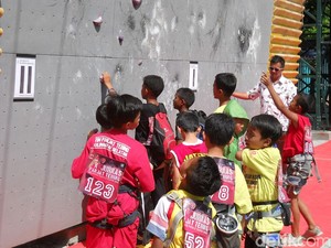 Melihat Aksi Ciamik Spider Kid Adu Panjat di Yogya