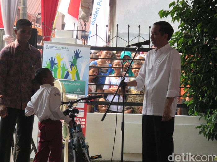 Saat Bocah SD Menolak Sepeda Pink dari Jokowi