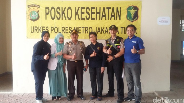 Selain Makanan, Warga Rusun Jatinegara Barat Juga Dapat Pengobatan Gratis