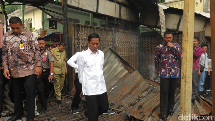 Presiden Jokowi, Gubernur dan Kapolda Kalbar Tinjau Pasar Tengah
