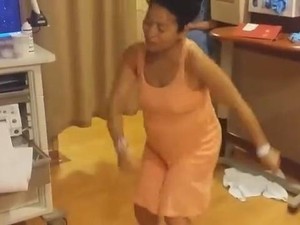 Wow! Ibu Ini Berjoget Ria Hilangkan Nyeri Kontraksi Jelang Melahirkan