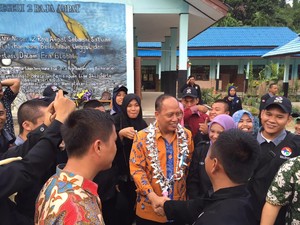 Menteri Nasir ke Pengajar di Daerah Terpencil: Jangan Hilang Semangat!