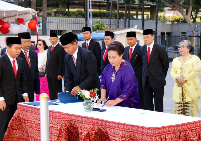 Jajaran KJRI Los Angeles Tanda Tangani Pakta Integritas
