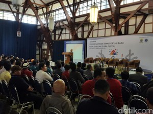 Protes dan Tepuk Tangan Meriahkan Seminar Taksi Uber dan Go-Jek di ITB