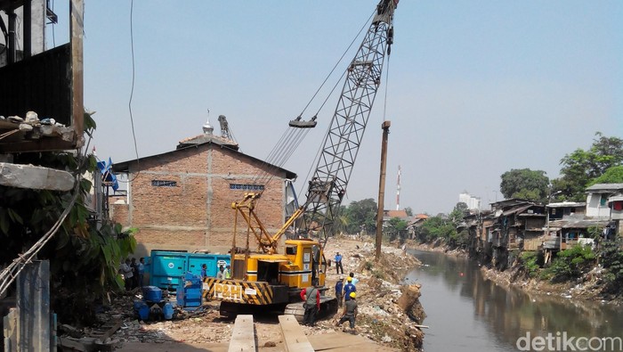 Relokasi Kampung Pulo: Digagas Jokowi, Dieksekusi Ahok