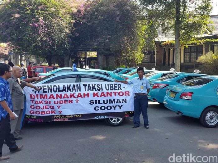 Seminar Soal Uber dan Go-Jek, Kampus ITB Jadi Area Parkir Taksi