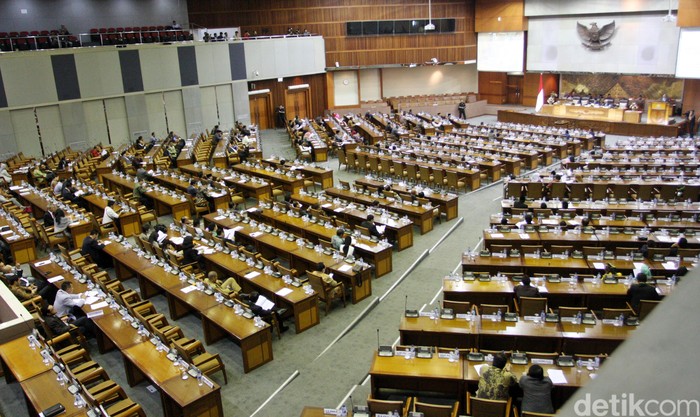 Paripurna Pembukaan Masa Sidang, 245 Anggota DPR Absen