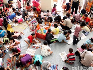 Anak-anak Kampung Pulo Minta Rusun Dilengkapi Kolam Renang