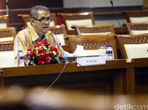 Anggito Dicecar Soal Aturan yang Akomodir DPR Gunakan Sisa Kuota Haji