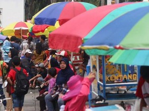 Duh Pak Ahok, PKL di Kota Tua Kini Malah Semakin Semrawut