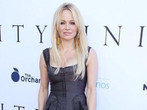 Wajah Tak Dikenali, Pamela Anderson Diduga Operasi Plastik