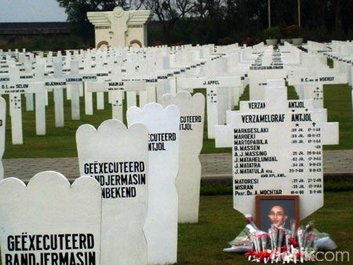 Achmad Mochtar - Makam Ereveld Ancol