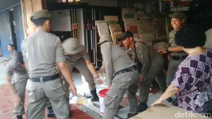 Tertib, Pembongkaran Ruko di Pasar Benhil Libatkan 1.200 Aparat
