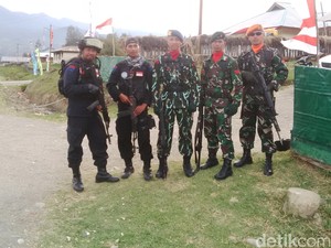 Tengok Personel TNI-Polri di Pedalaman Papua, Kompak Tunaikan Tugas Negara