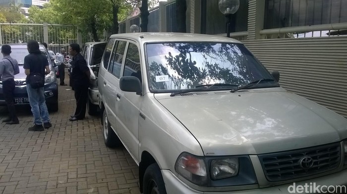 Siapa Minat? KPK Lelang Eks Mobil Dinas Rp 14-63 Juta