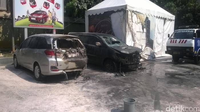 Akibat 2 Mobil Terbakar, SPBU Jl Gatot Subroto Ditutup Sementara