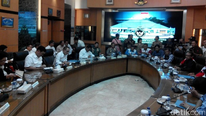 Capai Kesepakatan, Ini Hasil Pertemuan Menko Luhut Cs dengan Buruh