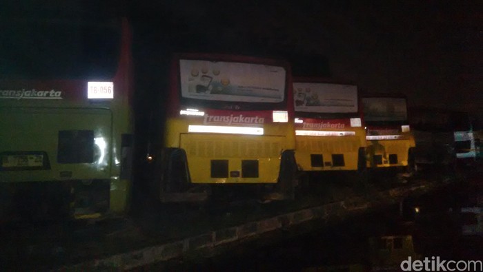 Puslabfor Polri Pagi ini Olah TKP Kebakaran di Pul Operator TransJ