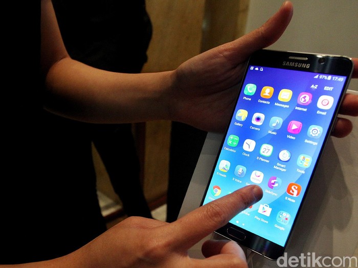 Beli Galaxy Note 5, Hadiah Casing Belum Diterima