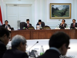 Jelang Setahun Pemerintahan, Presiden Jokowi Selalu Evaluasi Para Menteri