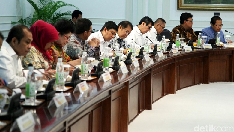 Menteri-menteri yang Dipanggil Jokowi untuk Dievaluasi Jelang Reshuffle Menteri-menteri yang Dipanggil Jokowi untuk Dievaluasi Jelang Reshuffle