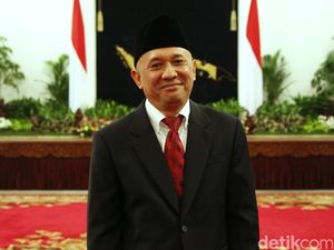 Kepala Staf Presiden Angkat Bicara Soal Isu Serbuan Tenaga Kerja China