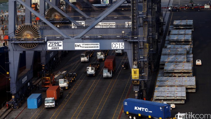 Neraca Perdagangan Februari Surplus US$ 1,32 Miliar