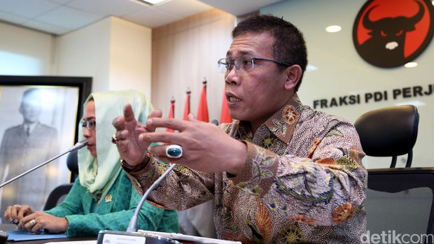 Politikus PDIP Masinton Pasaribu.