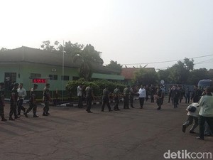Kunjungi Yonkav I, Menhan: Rawat Alutsista, Nanti Akan Datang Banyak