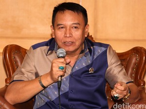 Politisi PDIP: Jabatan Ketua DPR Jabatan Terhormat, Novanto Sebaiknya Mundur