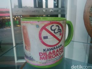 FAKTA: 60 Persen Mal di DKI Melanggar Larangan Merokok
