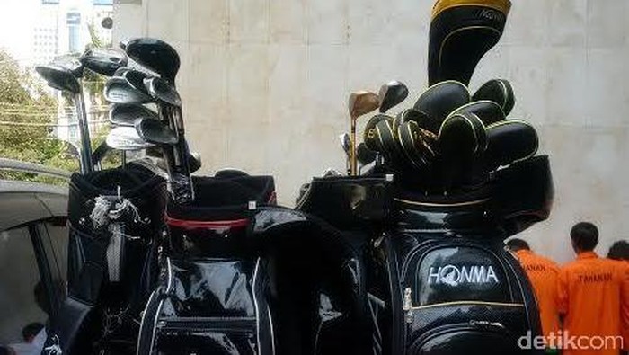 Berlagak Bos, Komplotan Perampok ini Incar Stik Golf di Rumah Mewah