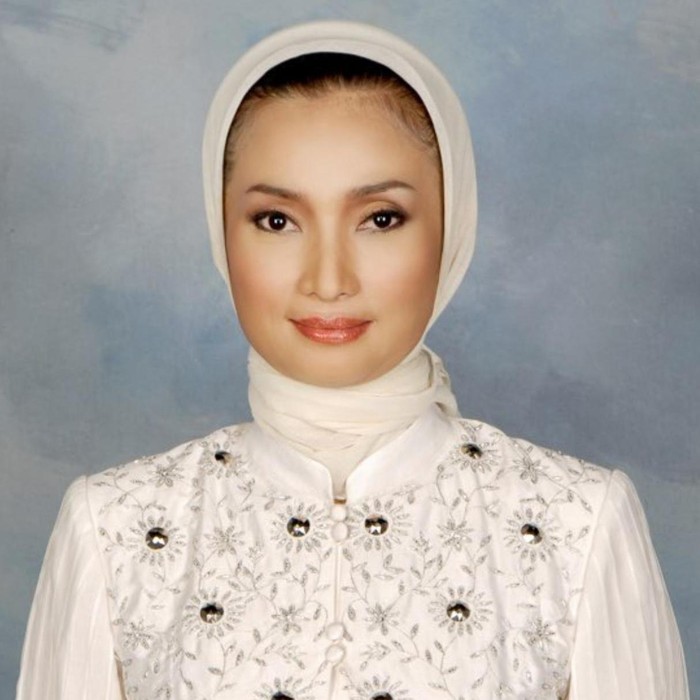 Gantikan Abror, Lucy Siap Bertanding Lawan Risma di Pilkada Surabaya