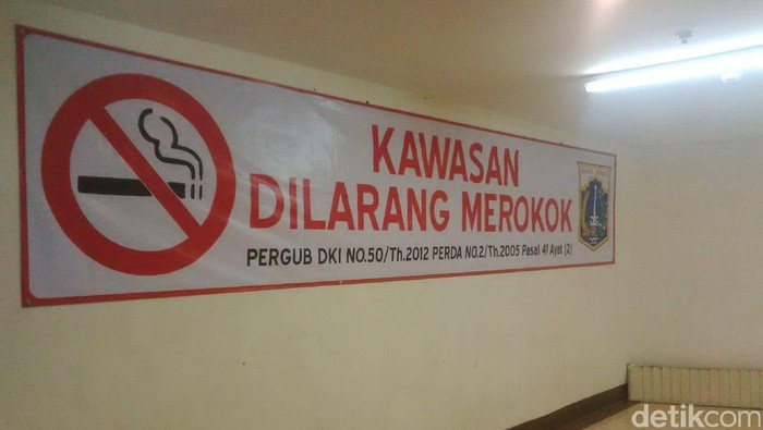 September: Kisah Pahit Ibu Muda yang Diusir Perokok di Mal