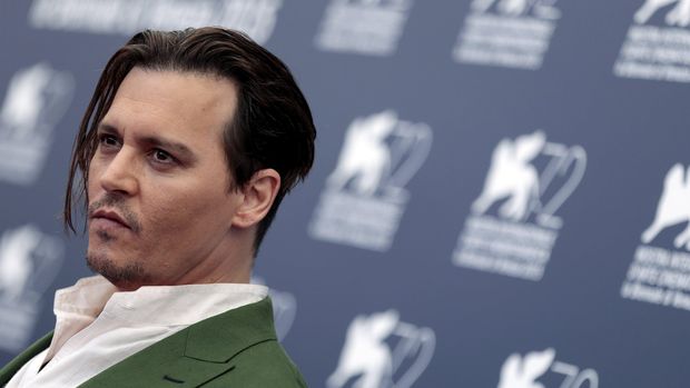 Johnny Depp terkenal sering berbuat ulah selama berkarier di Hollywood.