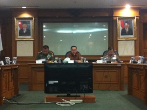 Rekayasa Cuaca dan Water Bombing Jadi Prioritas untuk Padamkan Titik Api