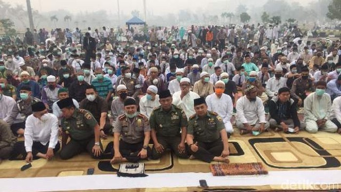 1.000-an Warga Pekanbaru Gelar Salat Istisqa