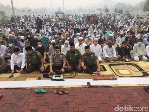 1.000-an Warga Pekanbaru Gelar Salat Istisqa