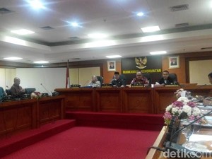 Ancaman Sanksi untuk Novanto-Fadli Zon: Teguran hingga Dipecat dari DPR