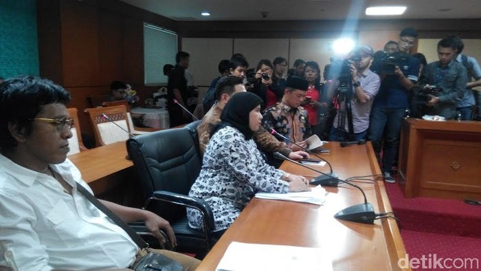 Akan Panggil Donald Trump? Canda Ketua MKD: Kalau Perlu Kita ke Sana