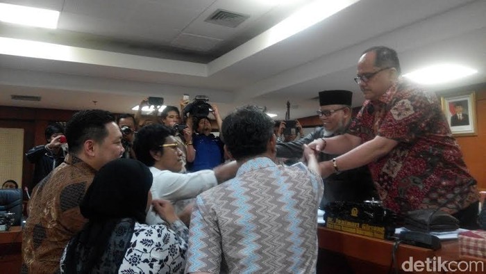 PDIP Cs Minta Novanto dan Fadli Nonaktif