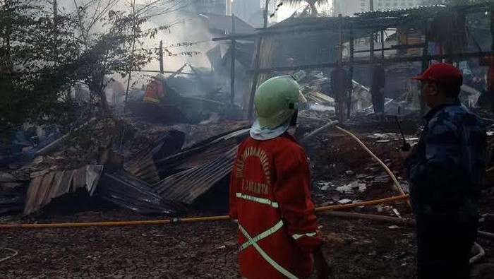 Ada 25-30 Lapak Pemulung di Semanggi yang Terbakar, Api Sudah Padam