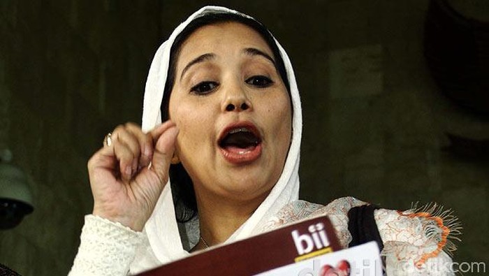 Datangi KPK, Ayu Azhari Pertanyakan Status Uang yang Diberi Fathanah