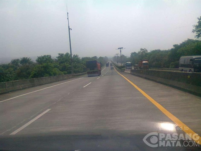 Kecelakaan di Tol Padaleunyi, Ibu Hamil Dilarikan ke Rumah Sakit
