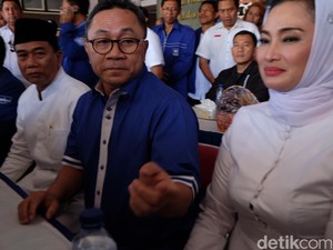 Ketum PAN-Sekjen Demokrat Antar Rasiyo-Lucy Daftar ke KPU Surabaya
