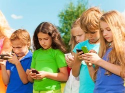 Duh Pusing! Anak Sering Lupa Waktu dengan Gadget