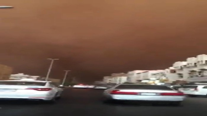 Cerita WNI Terhadang Badai Pasir di Jeddah Saat Berkendara