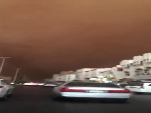 Cerita WNI Terhadang Badai Pasir di Jeddah Saat Berkendara