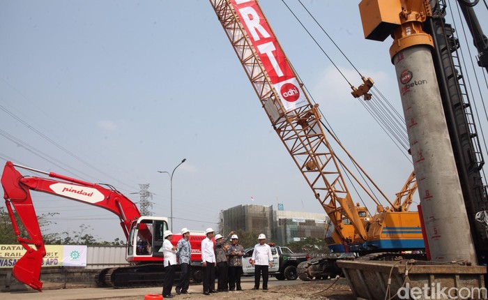 Laba Bersih Adhi Karya Naik 40% Jadi Rp 463 M