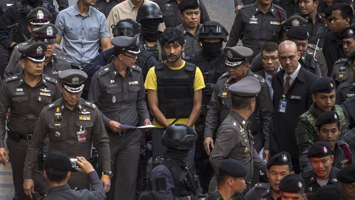 Jalani Rekonstruksi, Tersangka Bom Bangkok Dikawal Ketat